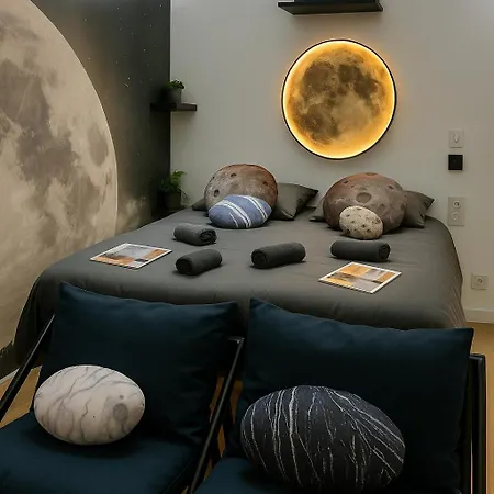 Apartment Nuit Dans Les Etoiles - Balneo & Sauna Prive Troyes