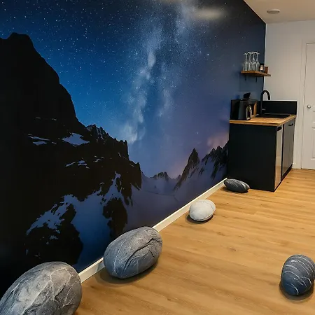 Nuit Dans Les Etoiles - Balneo & Sauna Prive Apartment *